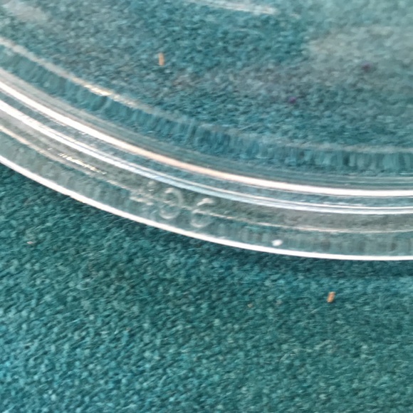 PYREX CLEAR GLASS ROUND LIDS
2-#407 1-406 SET OF 3 - Picture 9 of 12